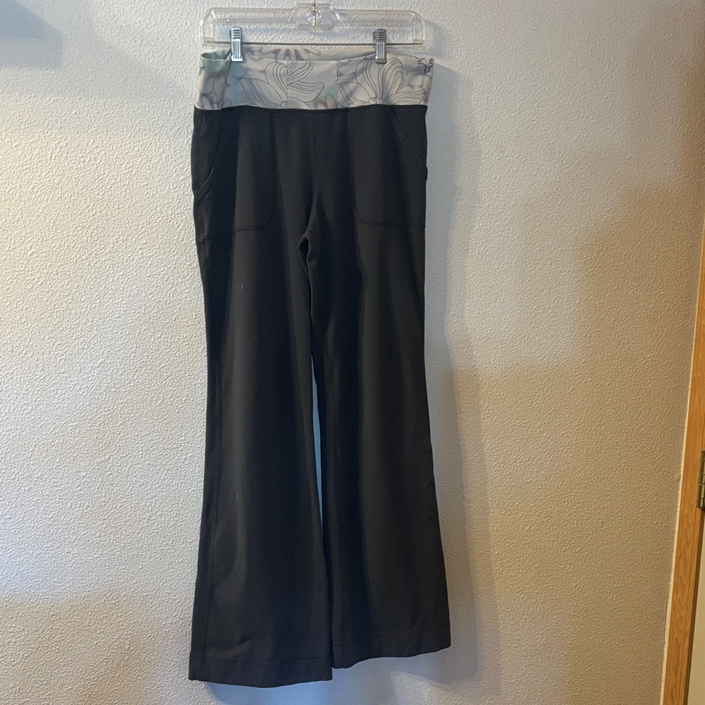 Lululemon Women's Pants with Patterned Waistband